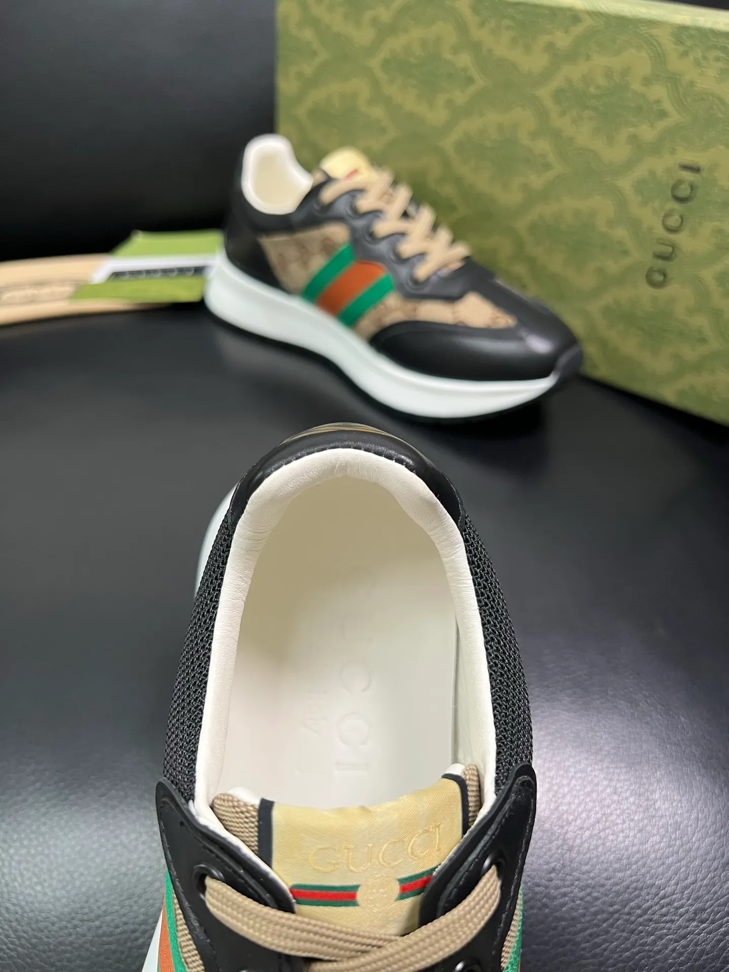 Men's shoes 💰800 Gucci top purchasing Gucci counter new model, original factory configuration of imported cowhide from Italy with printed cloth fabric, imported cowhide lining, breathable and comfortable, sole: original factory special sole is super comfortable, original factory and single goods are high quality, welcome to compare, code number 38-44 (customized 45 46) 85865